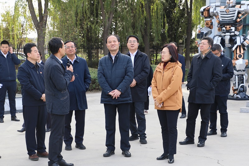 区领导围绕“深入学习贯彻习近平新时代中国特色社会主义思想，推动怀柔高质量发展”主题赴企业调研