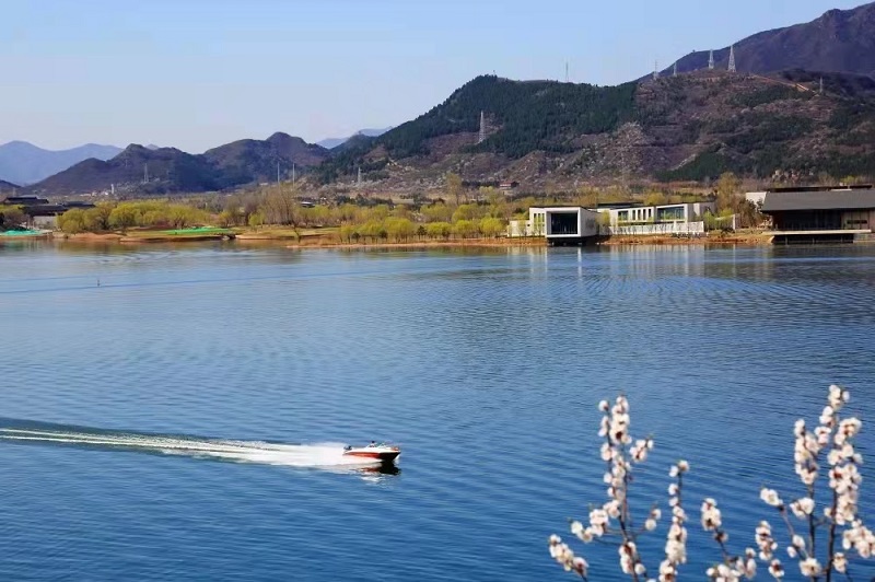 踏青雁栖湖