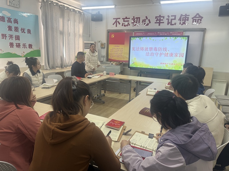 幼儿园.jpg 幼儿园.jpg